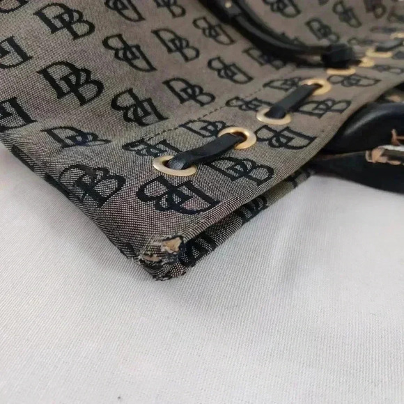 Dooney & Bourke black canvas signature tote - Picture 4 of 11